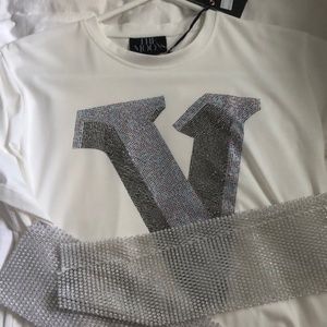 Women white t-shirt crystal sleeves